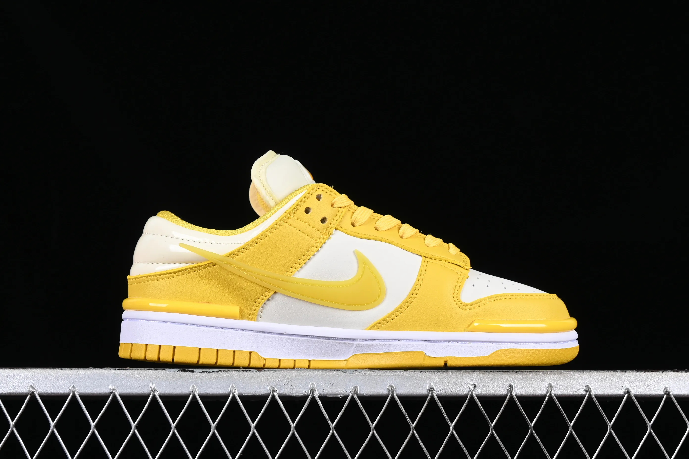 All Categories Nk SB Dunk Series Nk SB Dunk Low Low-top sneakers Cost-effective version Nk Dunk Low Twist "Vivid Sulfur" lemon yellow variant style SB low-top casual sneakers DZ2794-100